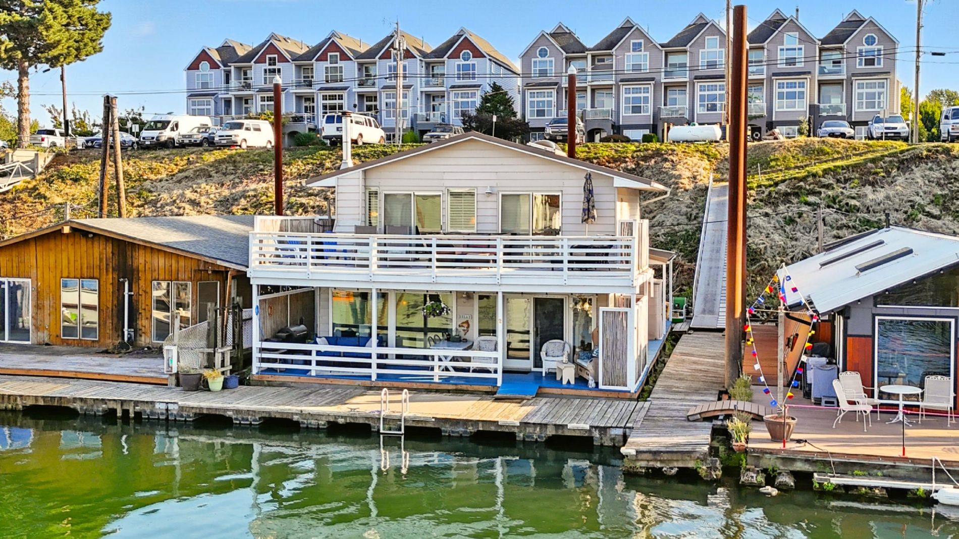 535 NE Bridgeton Road